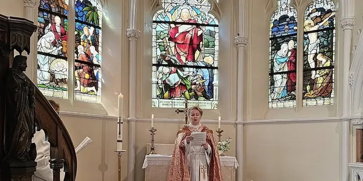 Wspólne korzenie liturgii zachodniej u luteran najlepiej dostrzec tam, gdzie...