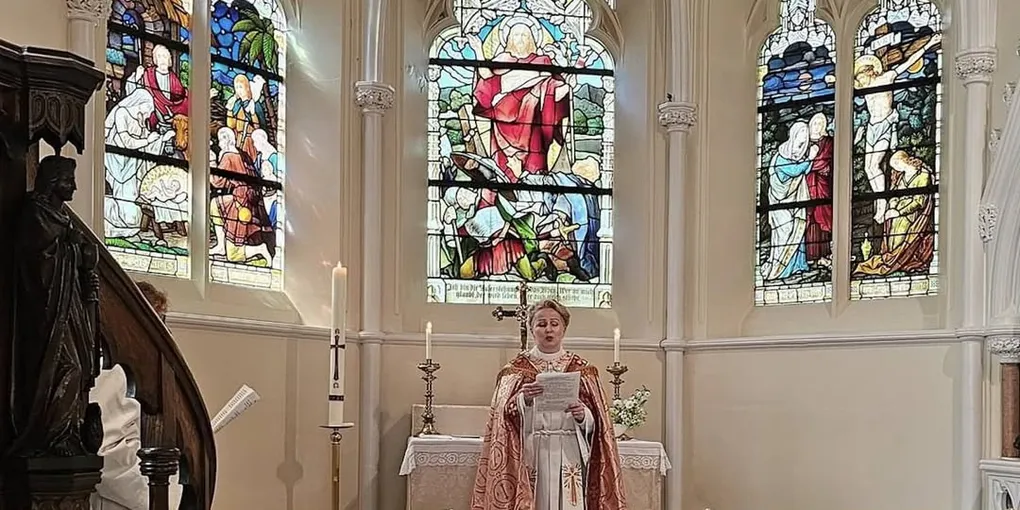 Wspólne korzenie liturgii zachodniej u luteran najlepiej dostrzec tam, gdzie...