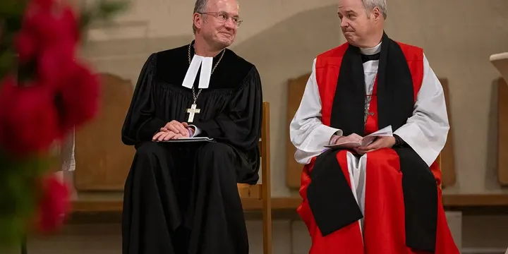 Gdy przeciętny Polak słyszy słowo "episkopat" ma pewnie od razu na myśli zbór,...